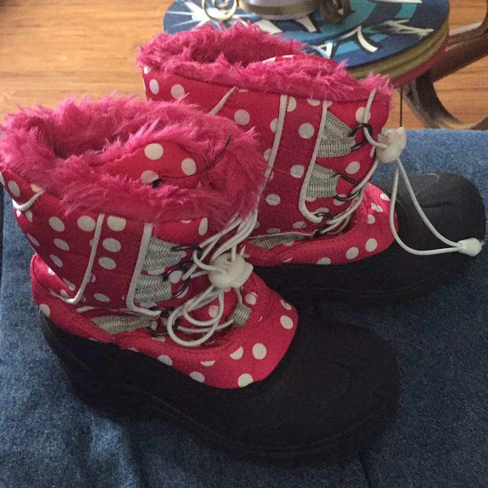 Snow boots